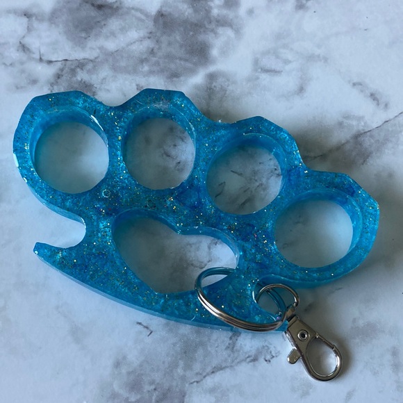 Knuckles Heart keychain - Picture 1 of 4